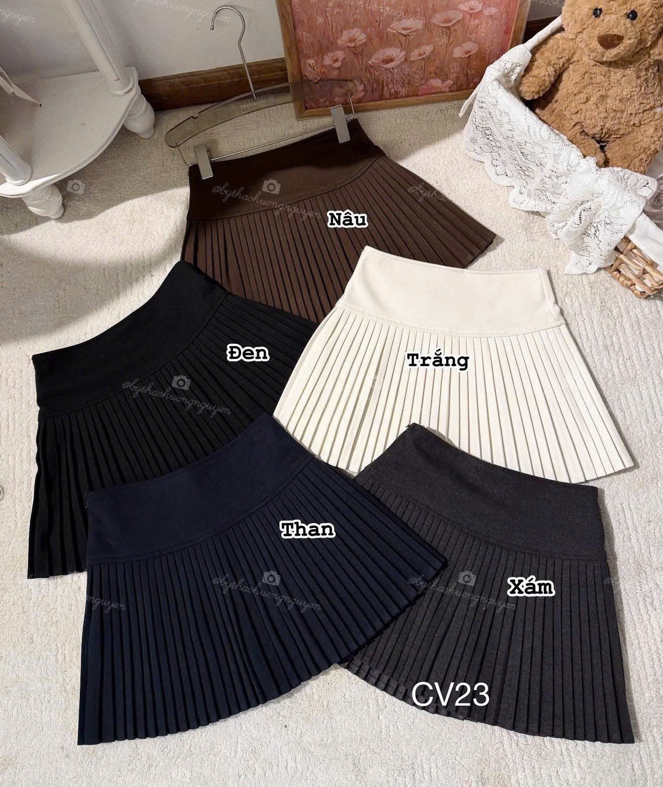 CV23 Chân váy ngắn xòe xếp ly