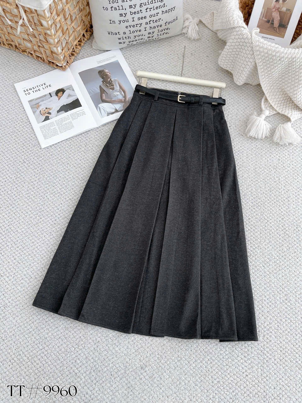 CV9960 Chân váy dạ xòe kèm đai