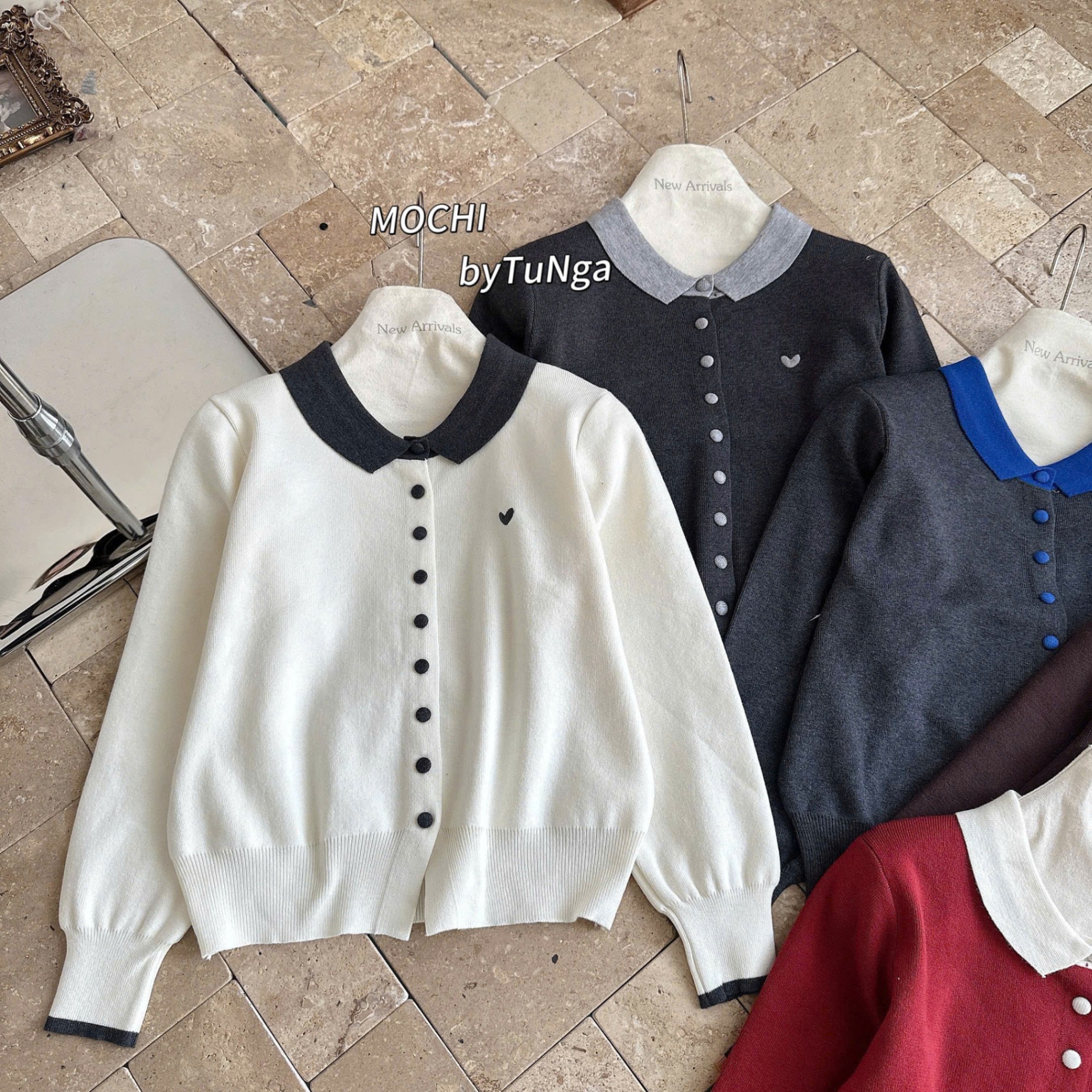 AL44 Áo len thêu tim cổ phối
