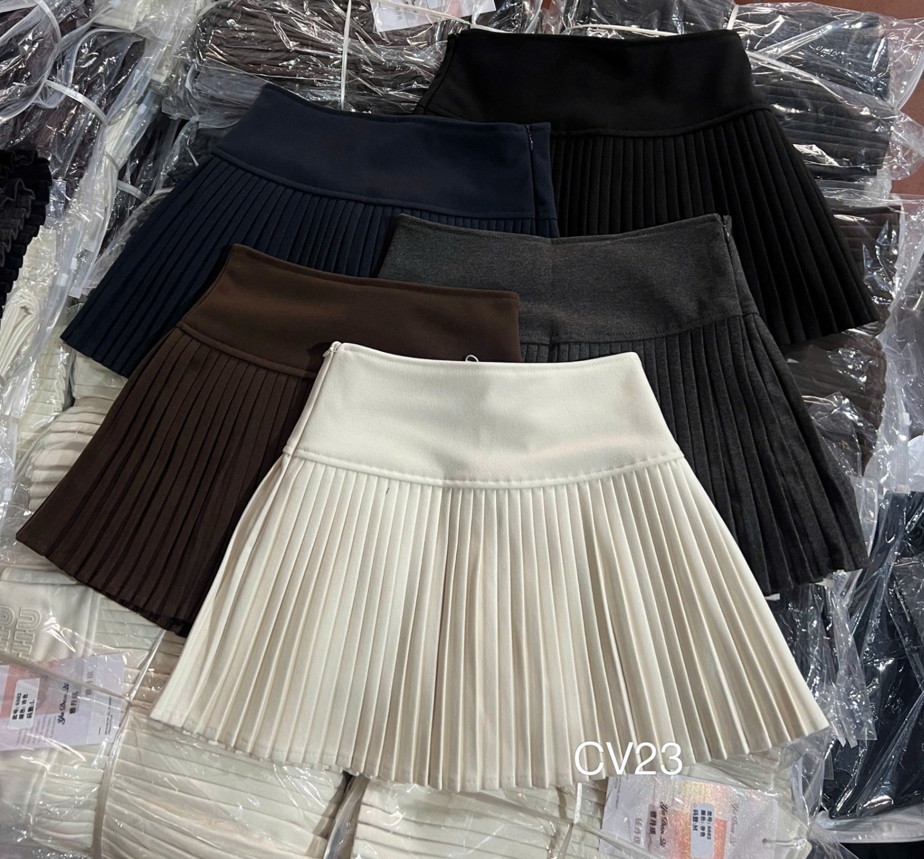 CV23 Chân váy ngắn xòe xếp ly