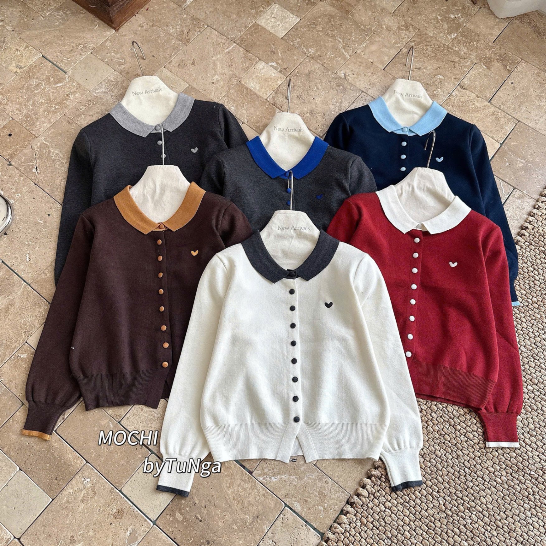 AL44 Áo len thêu tim cổ phối
