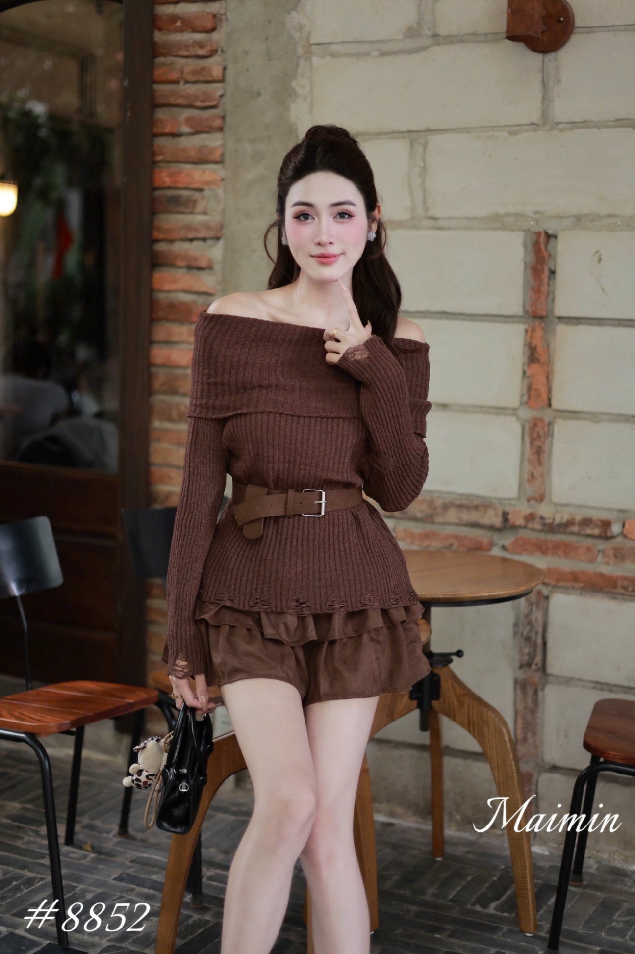 SB8852 Sét trễ vai phối chân váy tầng