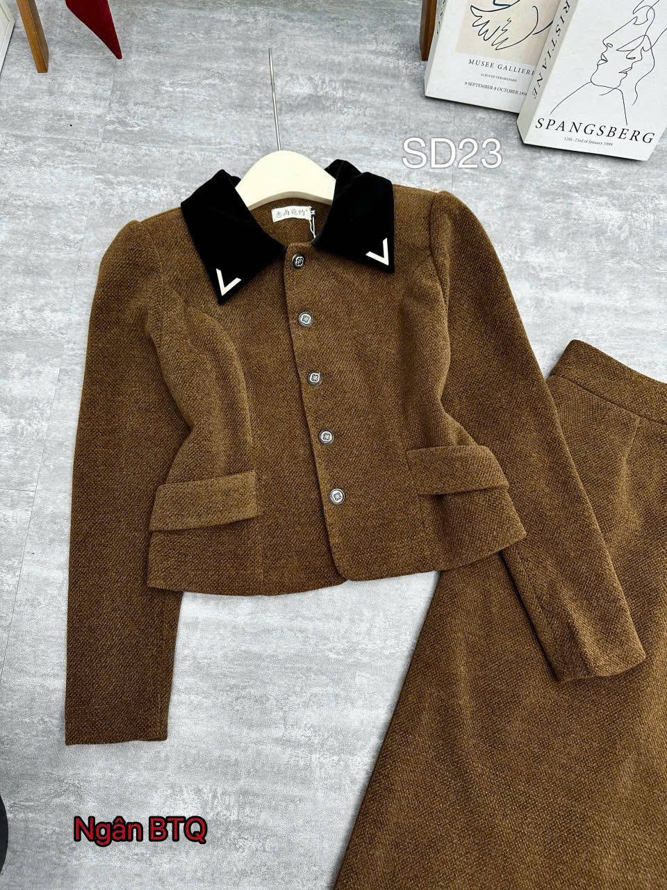 SD23 Set dạ cổ phối chữ V