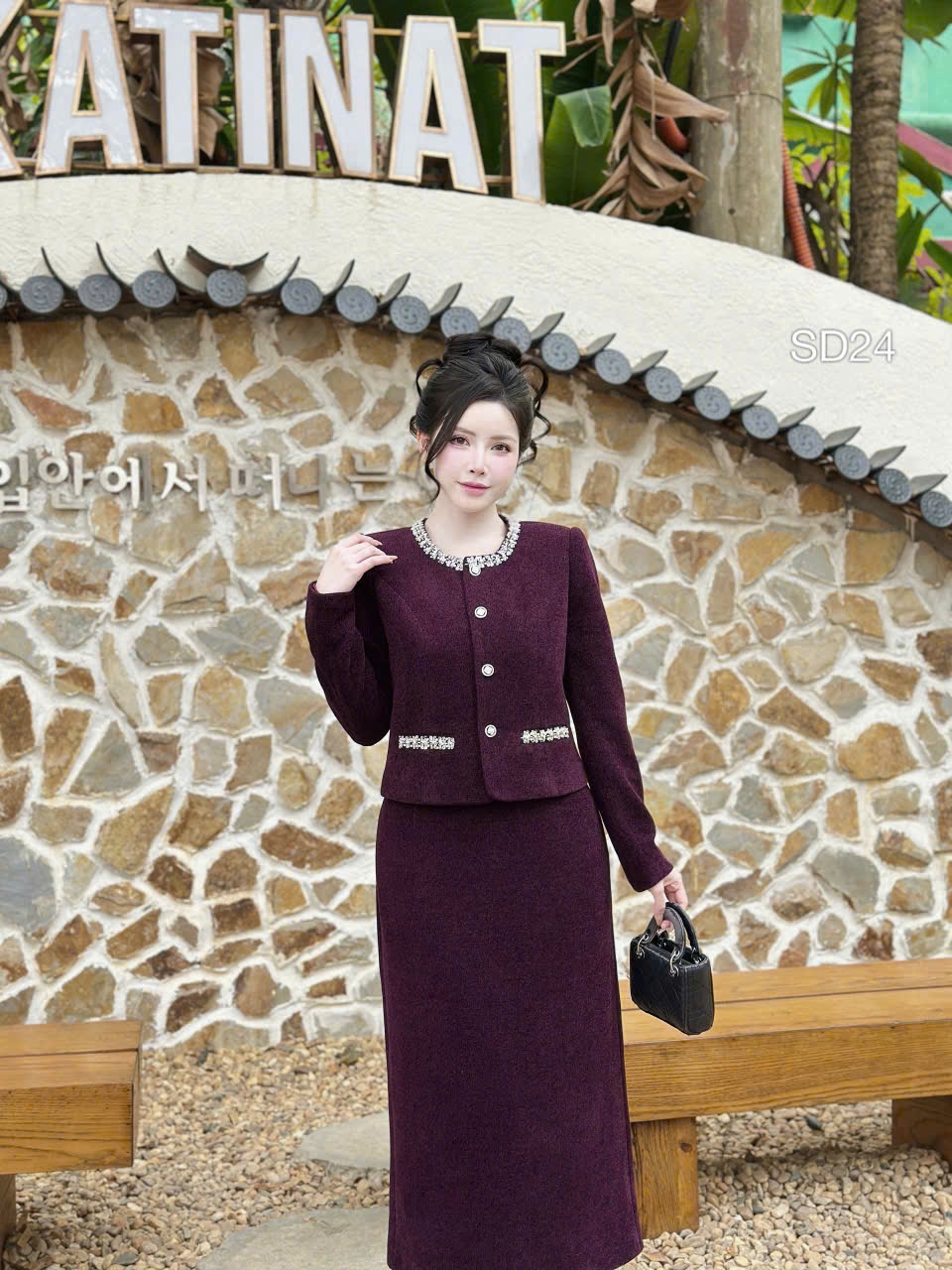 SD24 Set dạ cổ tròn phối đá