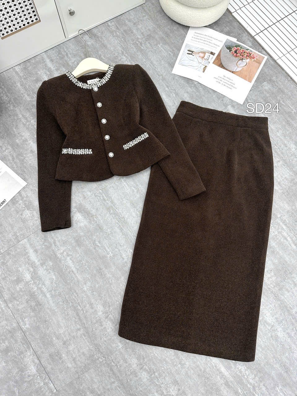 SD24 Set dạ cổ tròn phối đá