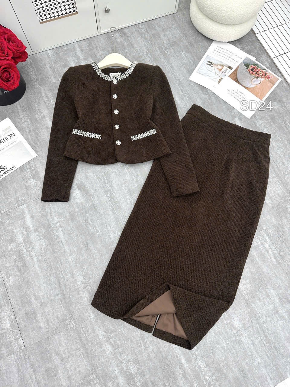 SD24 Set dạ cổ tròn phối đá
