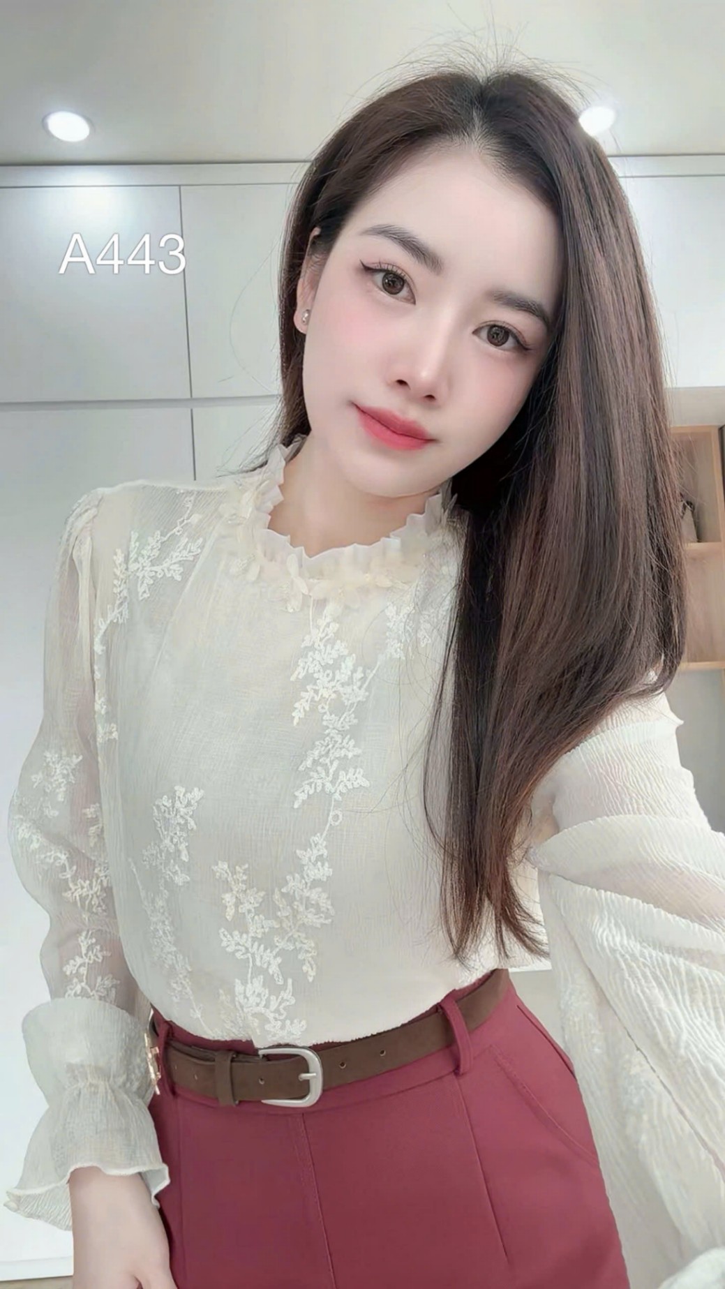 A443 Áo sơ mi thêu hoa lá