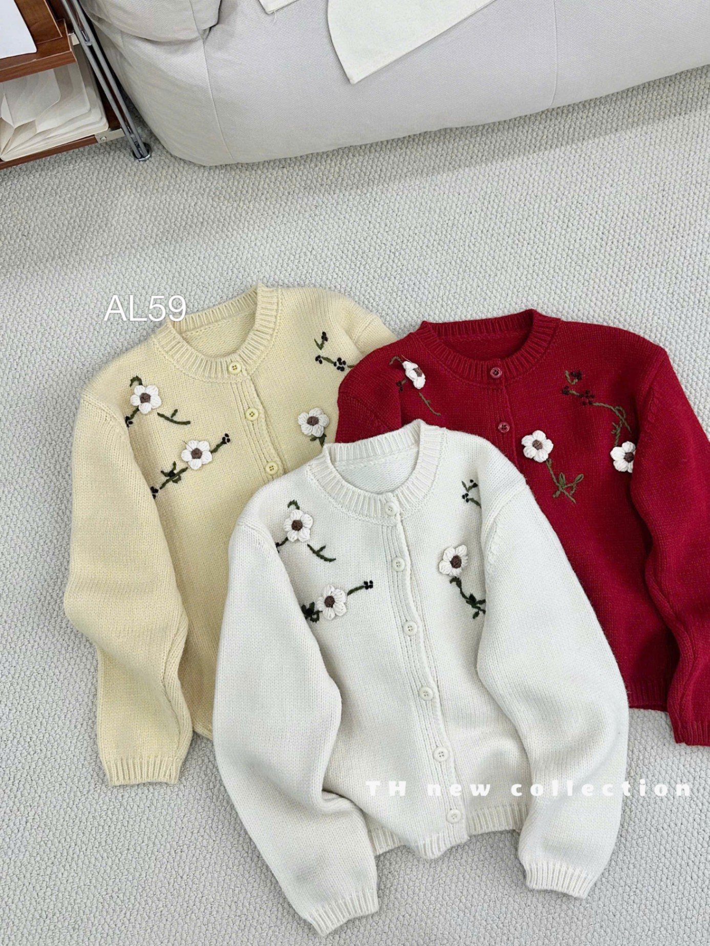 AL59 Áo len cổ tròn thêu hoa