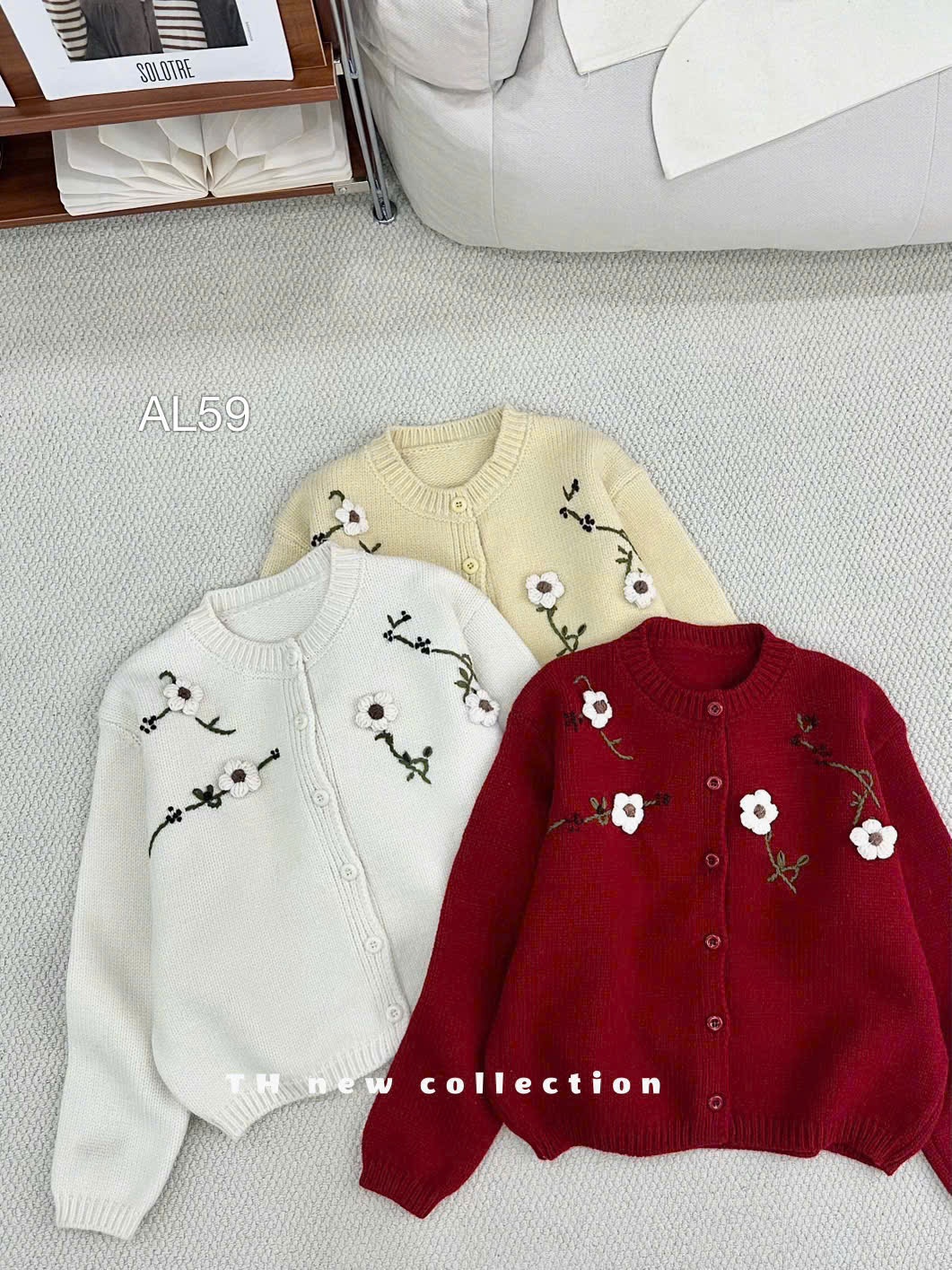 AL59 Áo len cổ tròn thêu hoa