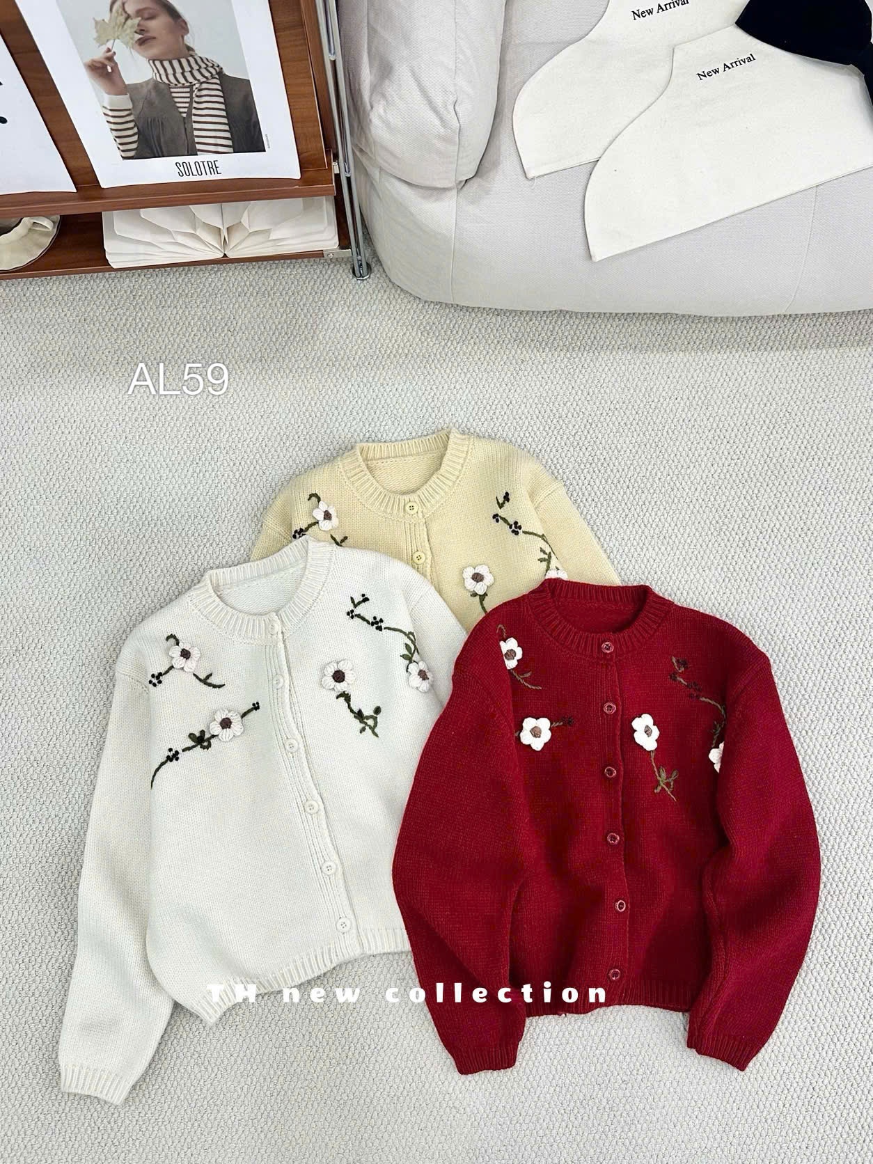 AL59 Áo len cổ tròn thêu hoa
