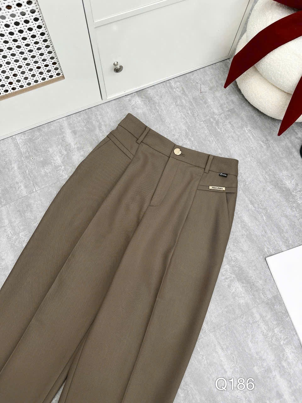 Q186 Quần baggy 1 cúc tag vàng