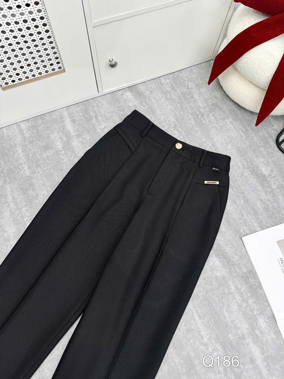 Q186 Quần baggy 1 cúc tag vàng