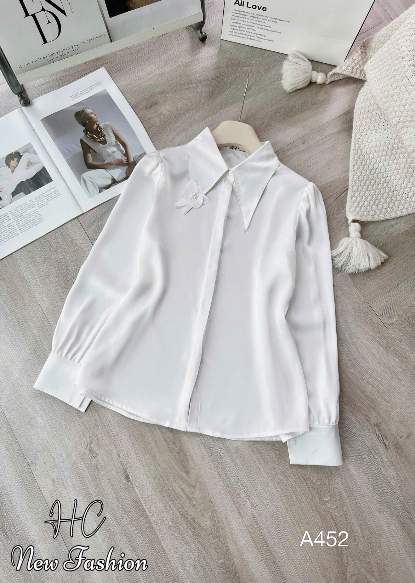 A452 ÁO sơ mi lụa hoa 1 bên cổ