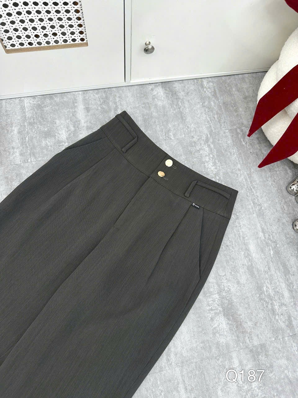 Q187 Quần baggy 2 cúc vàng