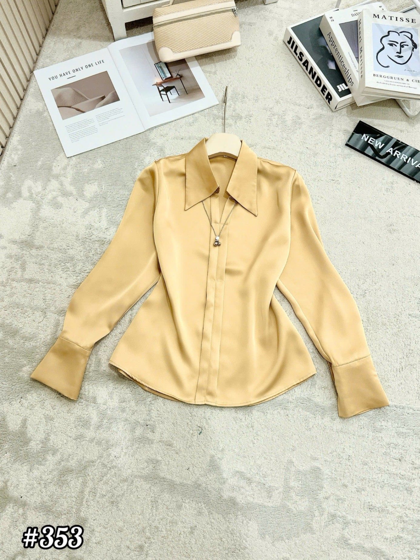 A353 Áo sơ mi lụa kem dây QCCC