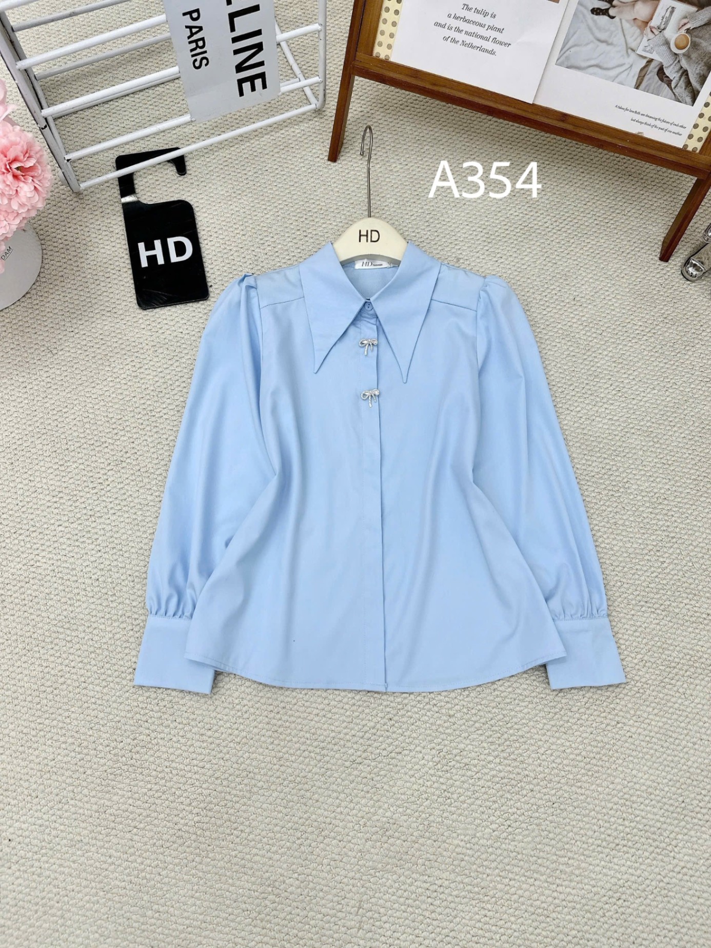A354 Áo sơ mi tay dài cổ nhọn tag nơ
