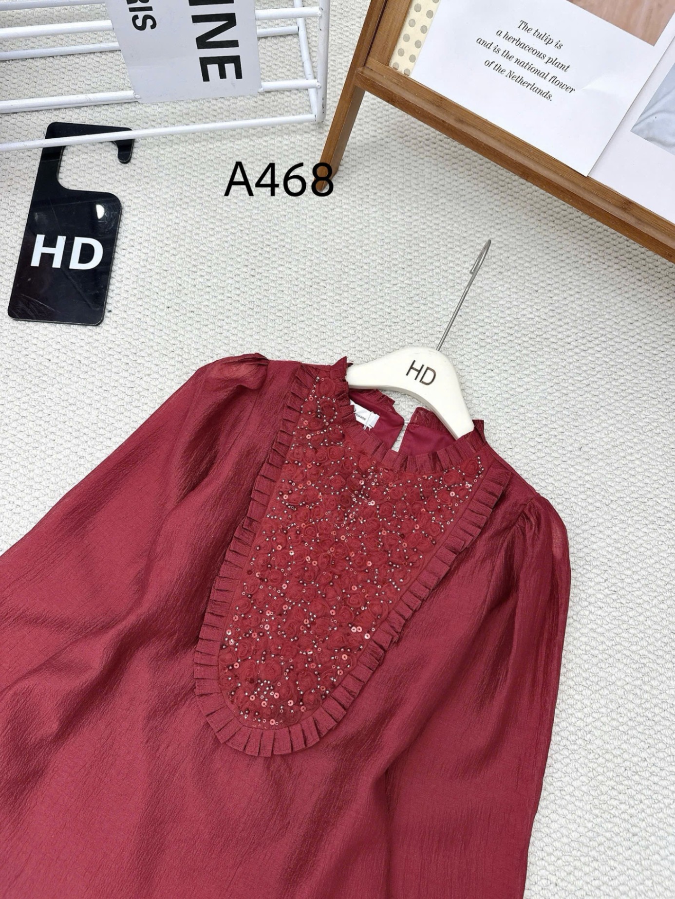 A468 Áo sơ mi cổ hoa cườm