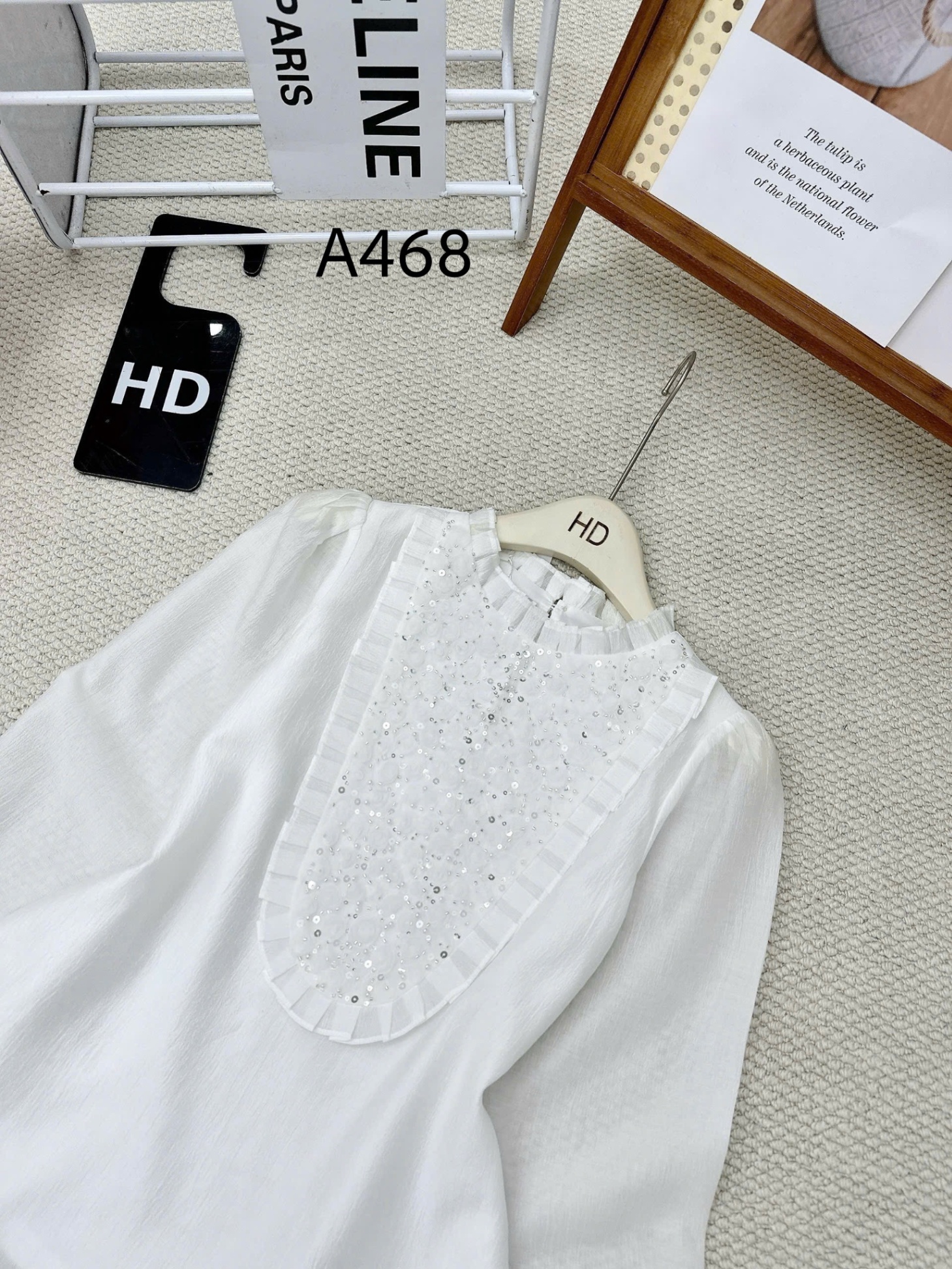 A468 Áo sơ mi cổ hoa cườm