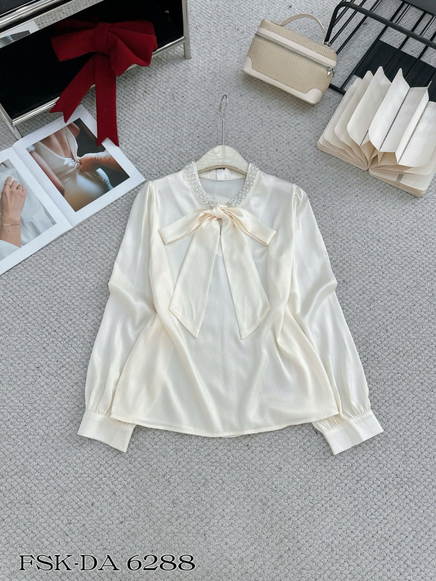 A6288 áo lụa QC cổ nơ cườm