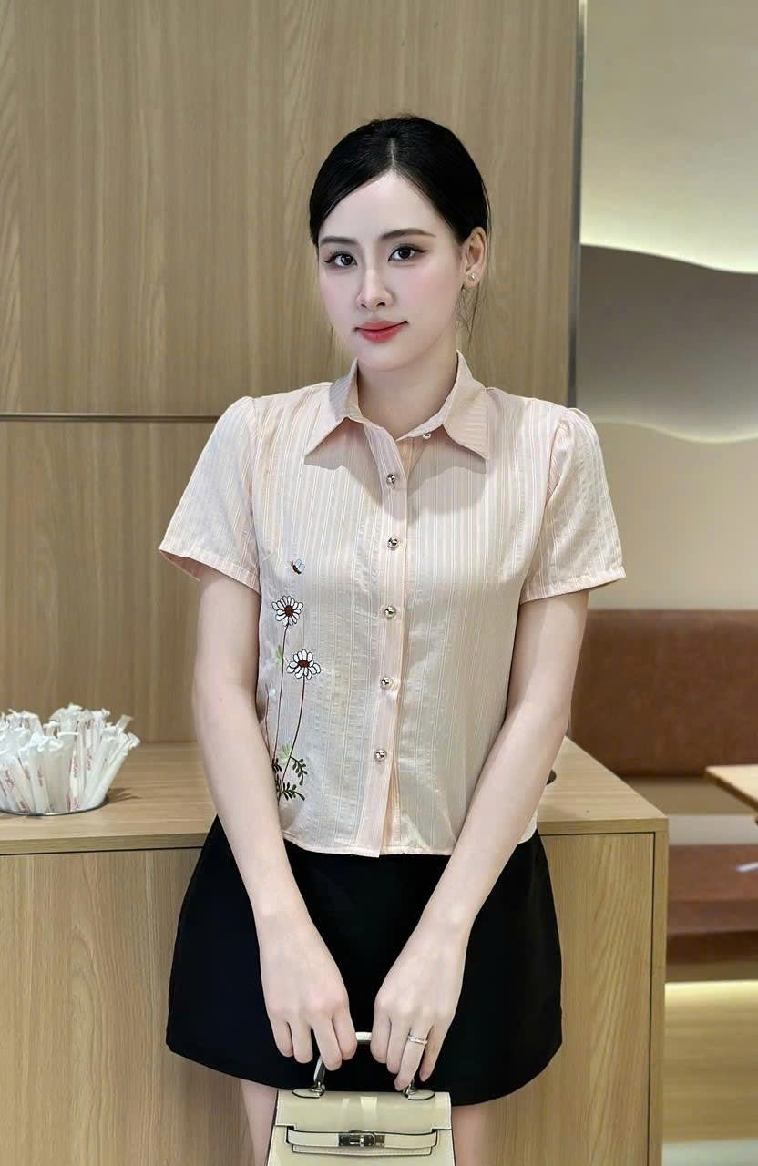 A476 áo cổ đức thêu hoa cúc