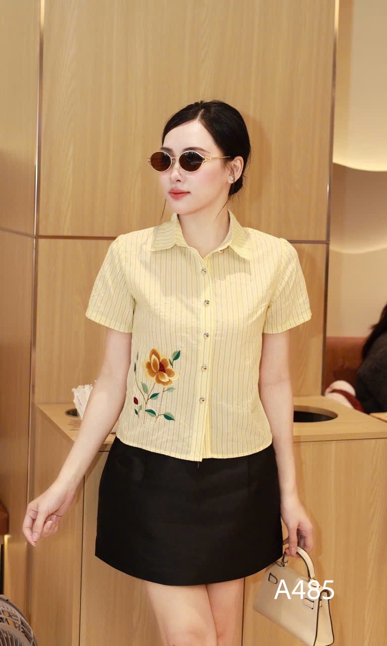 A485 Áo sơ mi kẻ hoa thêu