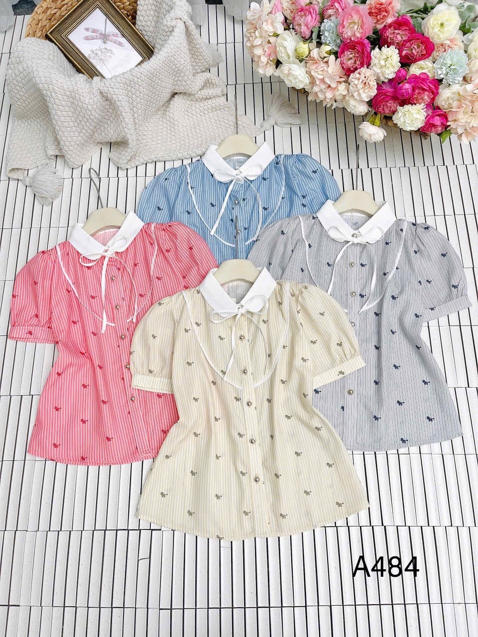 A484 Áo sơ mi kẻ ngựa cổ sen