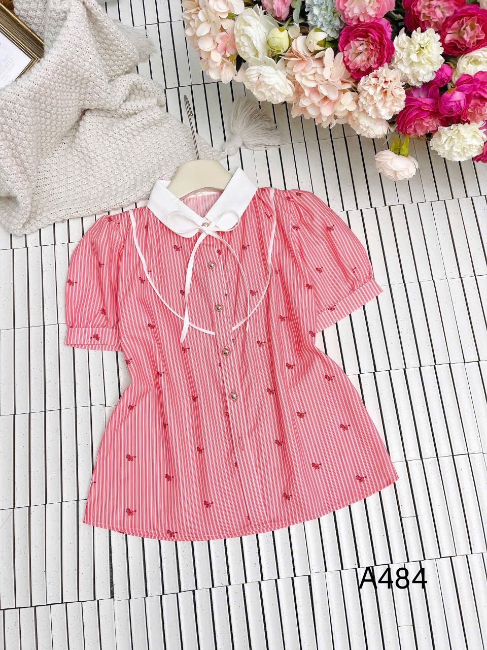 A484 Áo sơ mi kẻ ngựa cổ sen