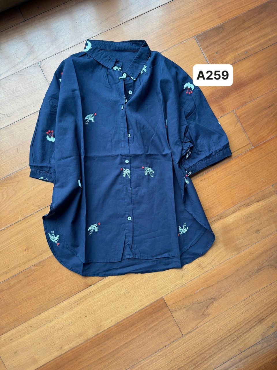 A259 Áo sơ mi xanh than thêu chim
