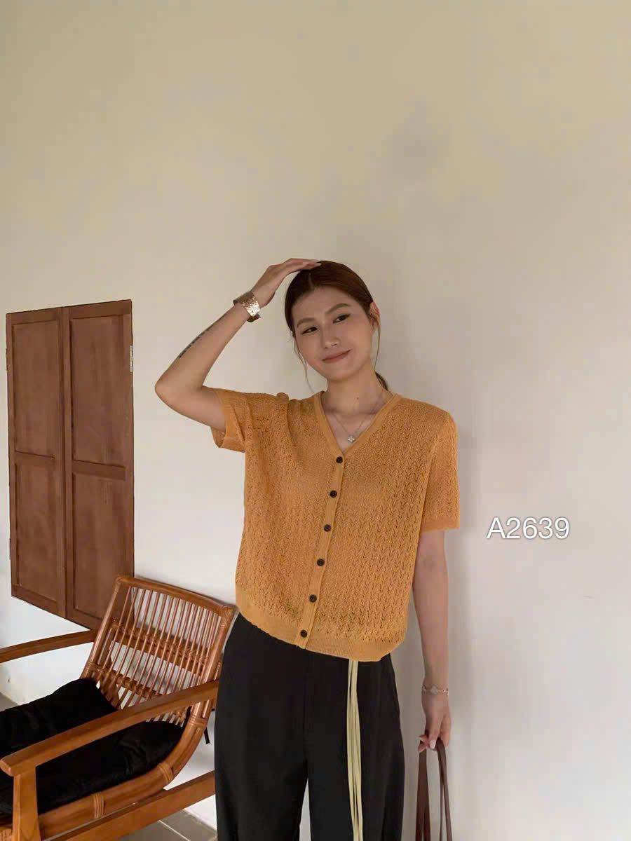 A2639 áo len mỏng nhiều cúc