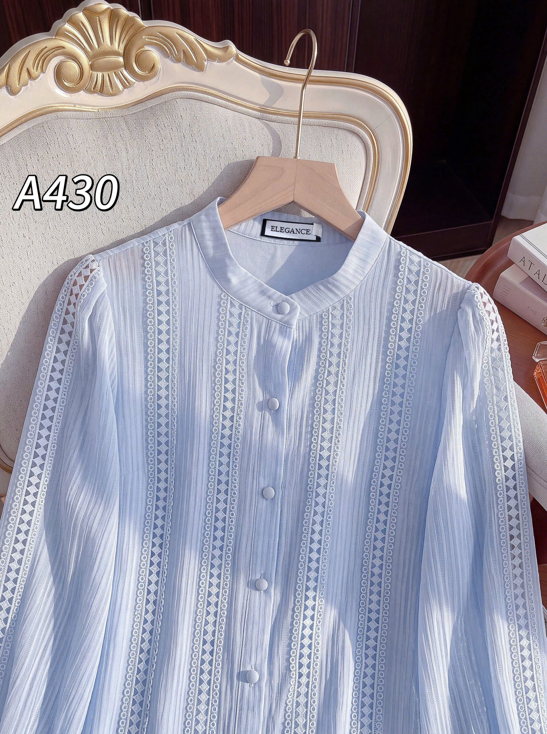 A430 áo tơ phối ren dài tay