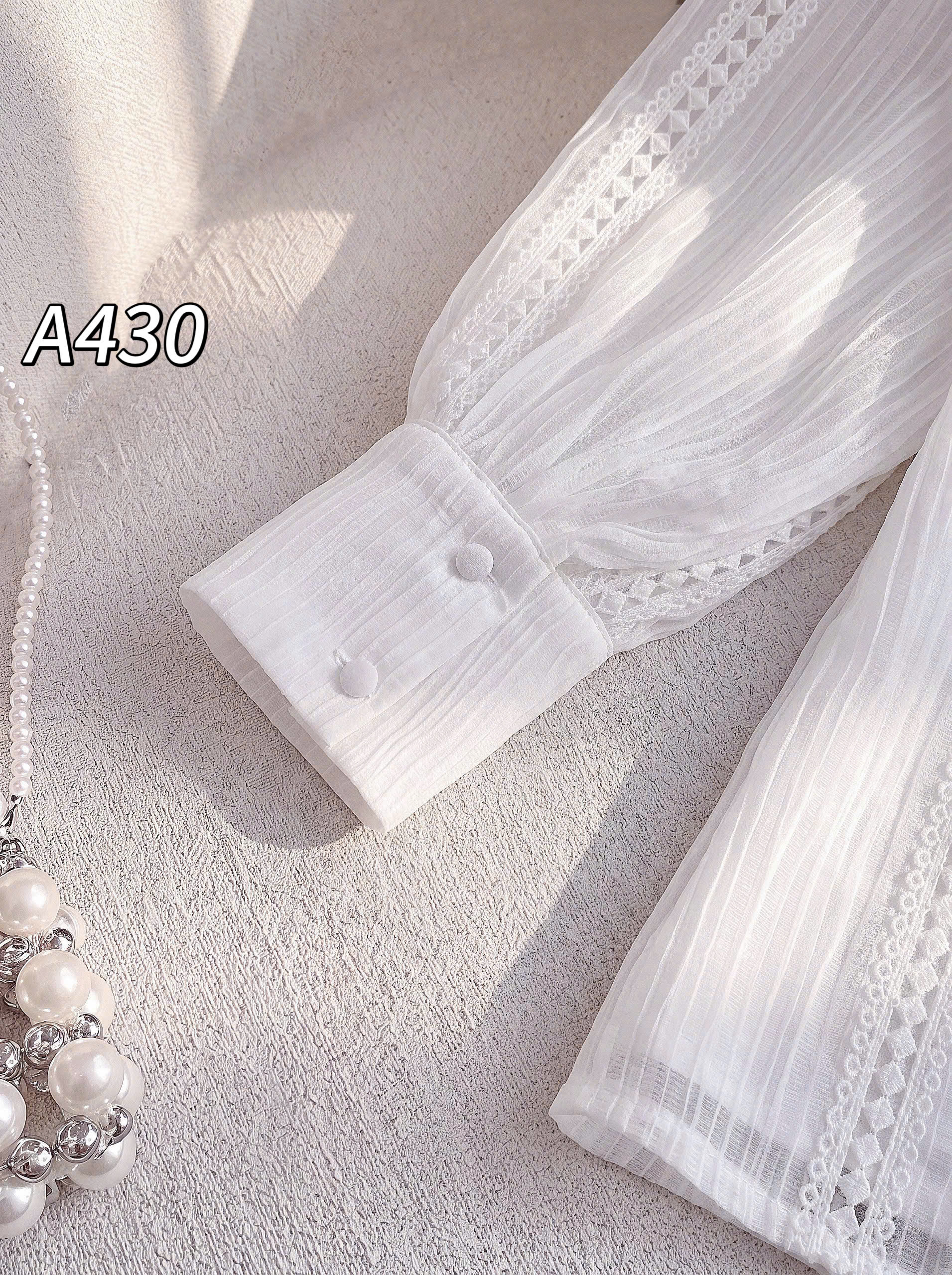 A430 áo tơ phối ren dài tay