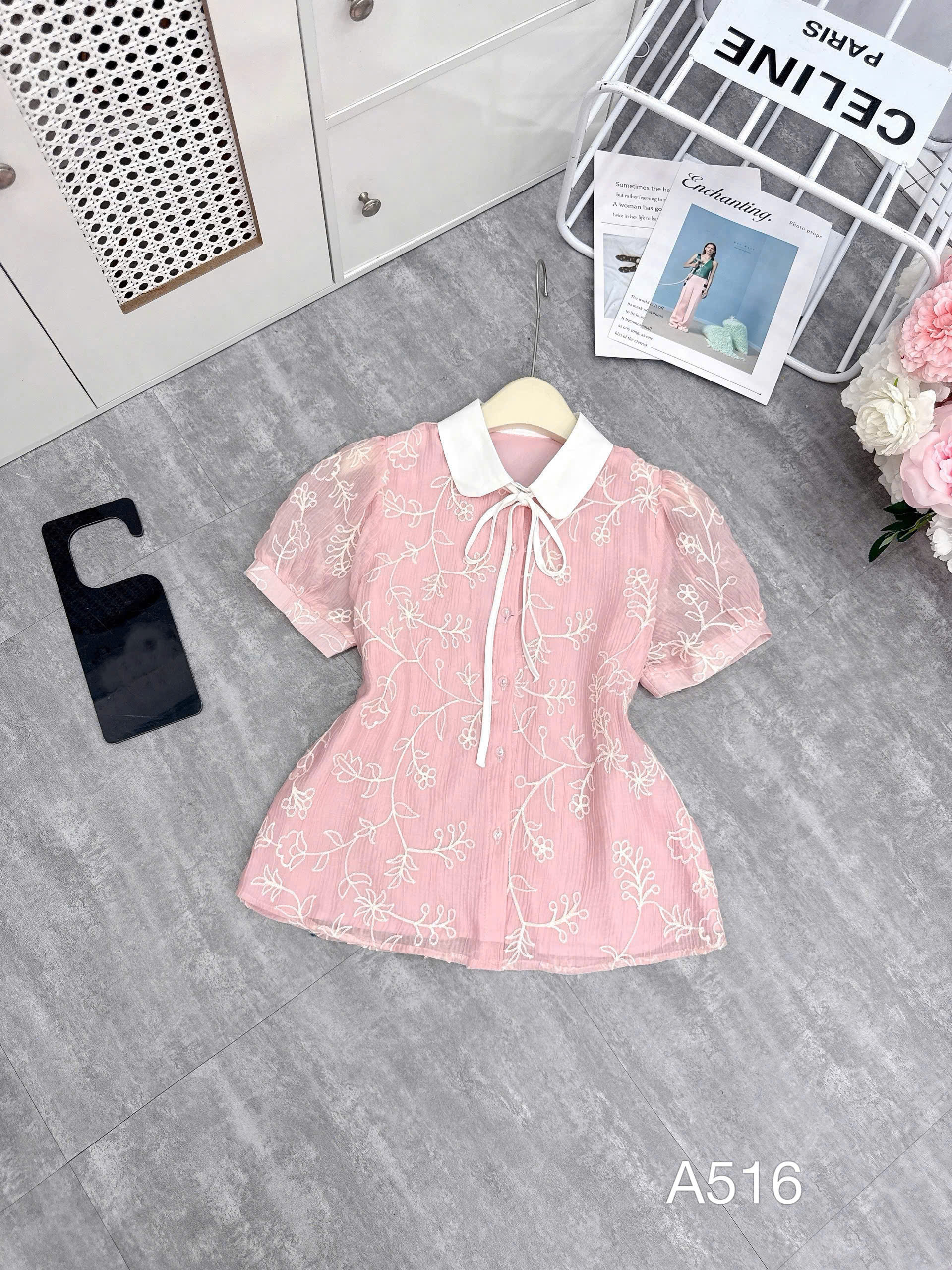 A516 Áo sơ mi họa tiết cổ sen