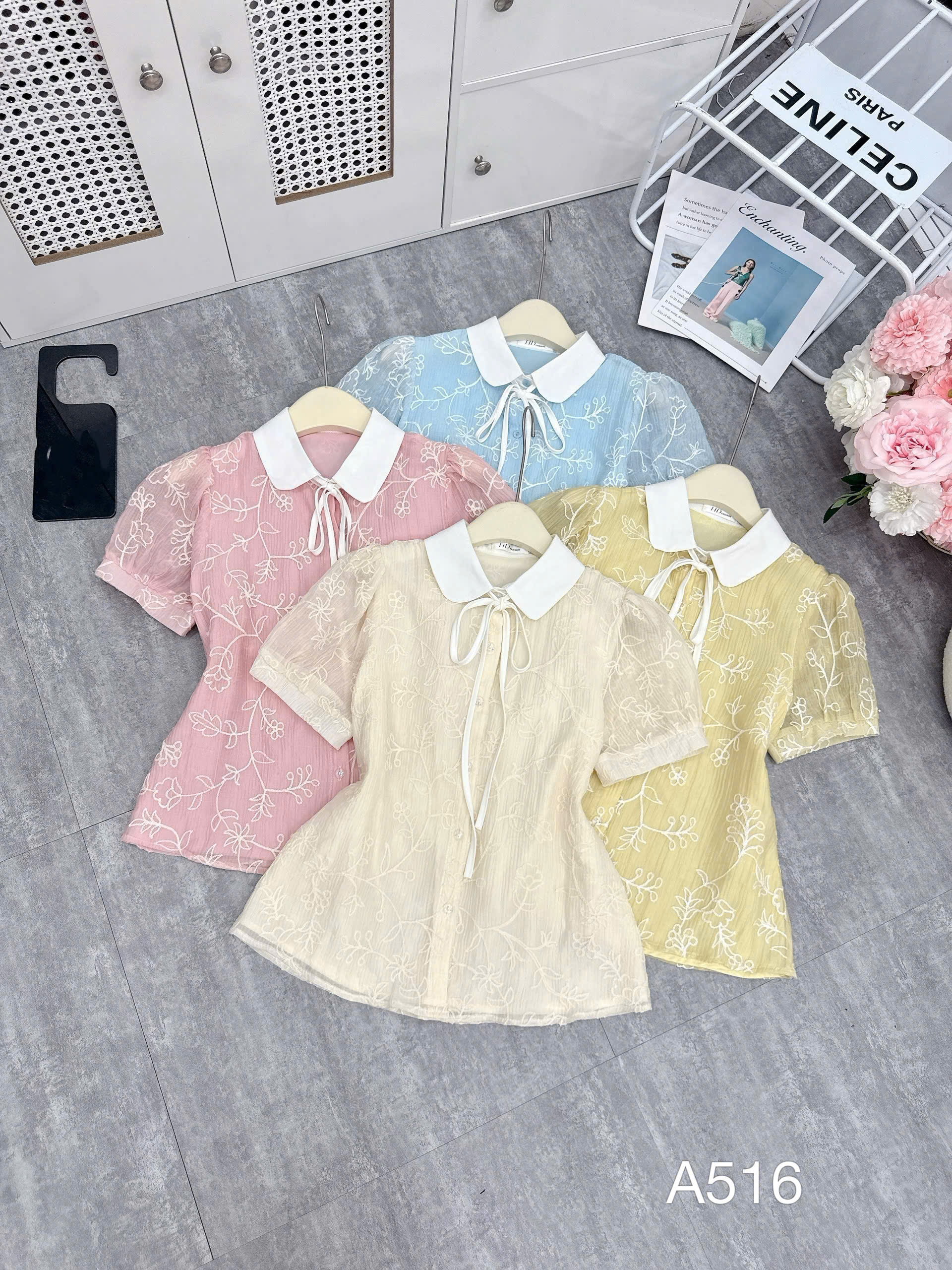 A516 Áo sơ mi họa tiết cổ sen