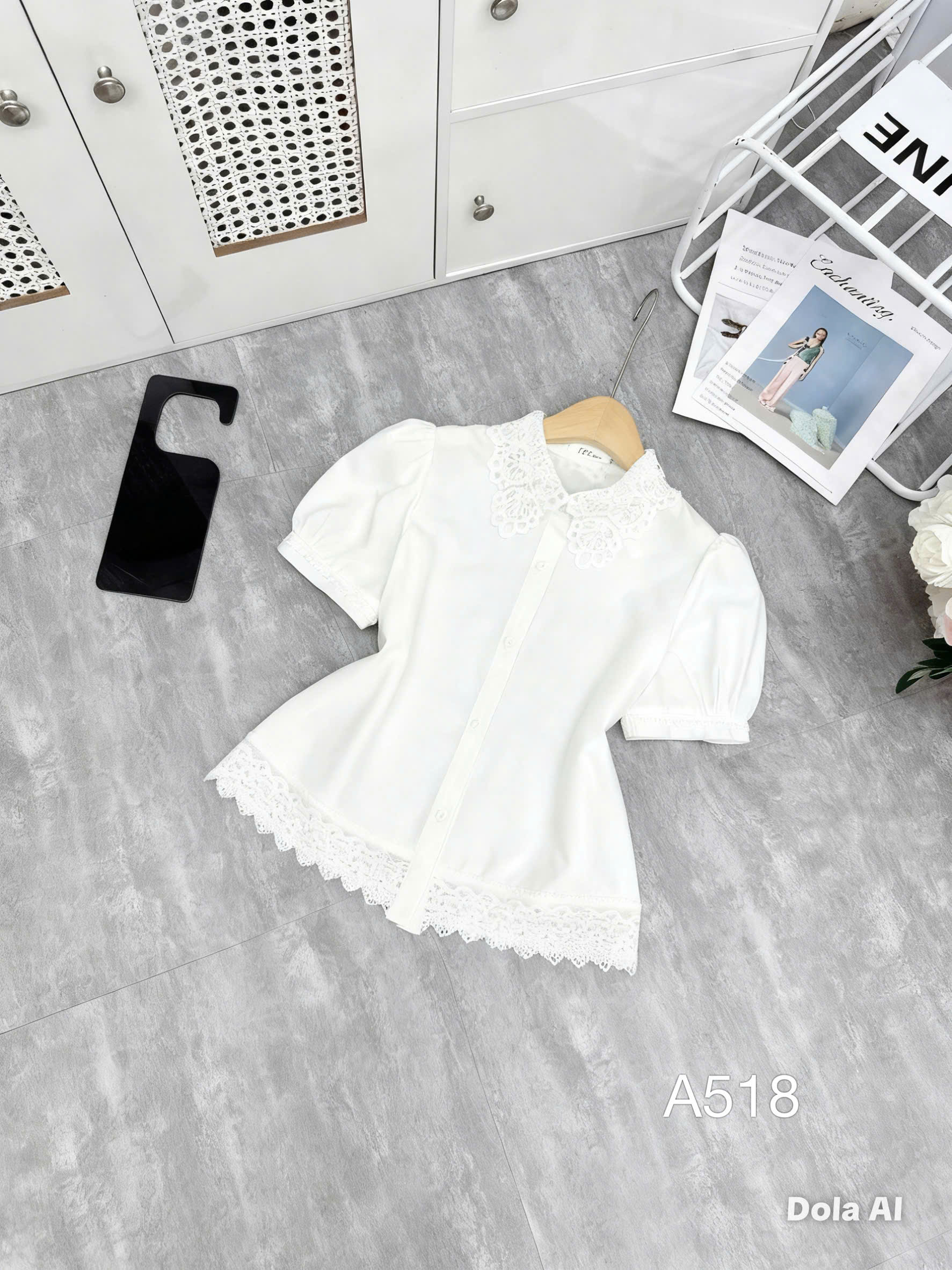 A518 Áo sơ mi kẻ cổ ren