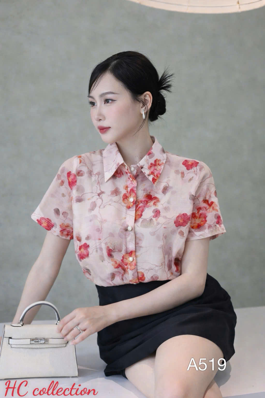 A519 Áo sơ mi hoa cổ nhọn