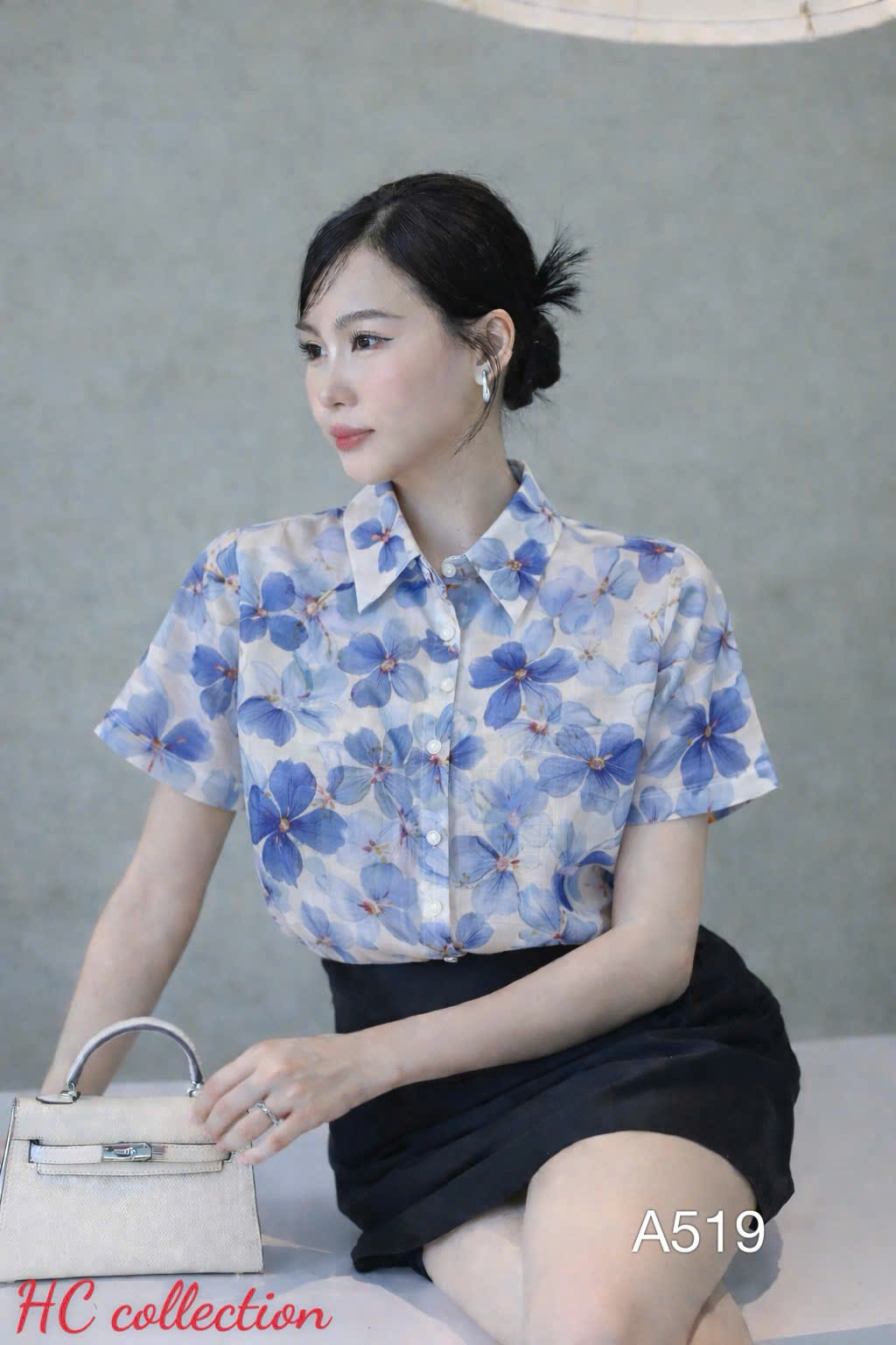 A519 Áo sơ mi hoa cổ nhọn