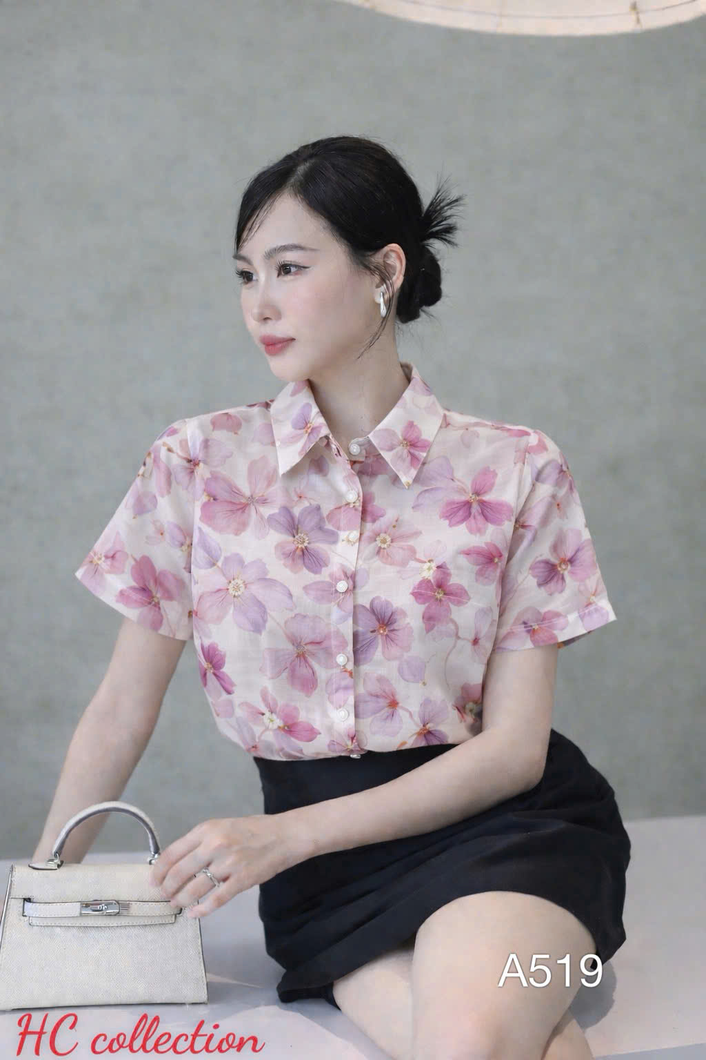 A519 Áo sơ mi hoa cổ nhọn