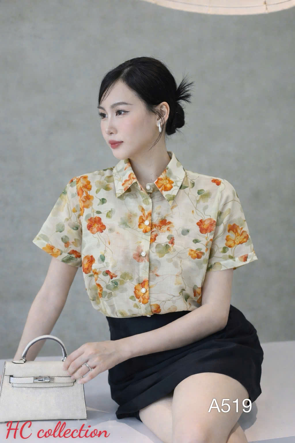 A519 Áo sơ mi hoa cổ nhọn