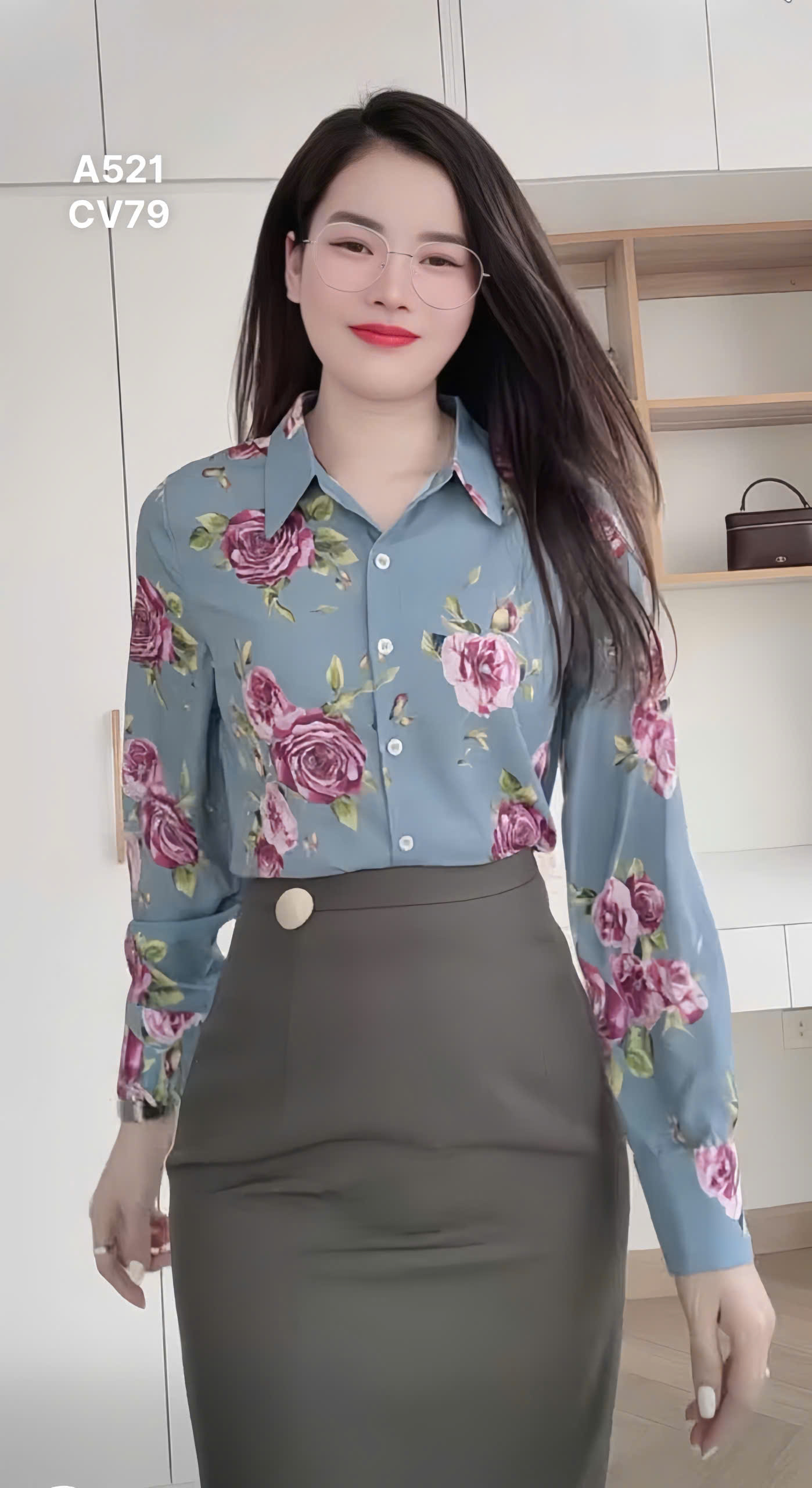A521 Áo sơ mi lụa hoa hồng