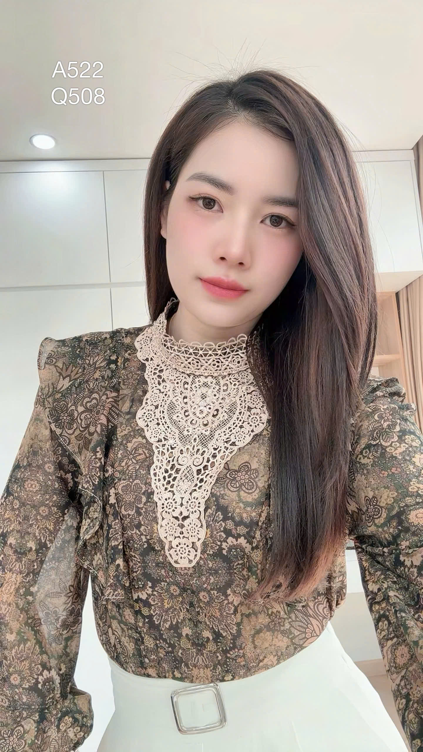 A522 Áo sơ mi bèo cổ ren