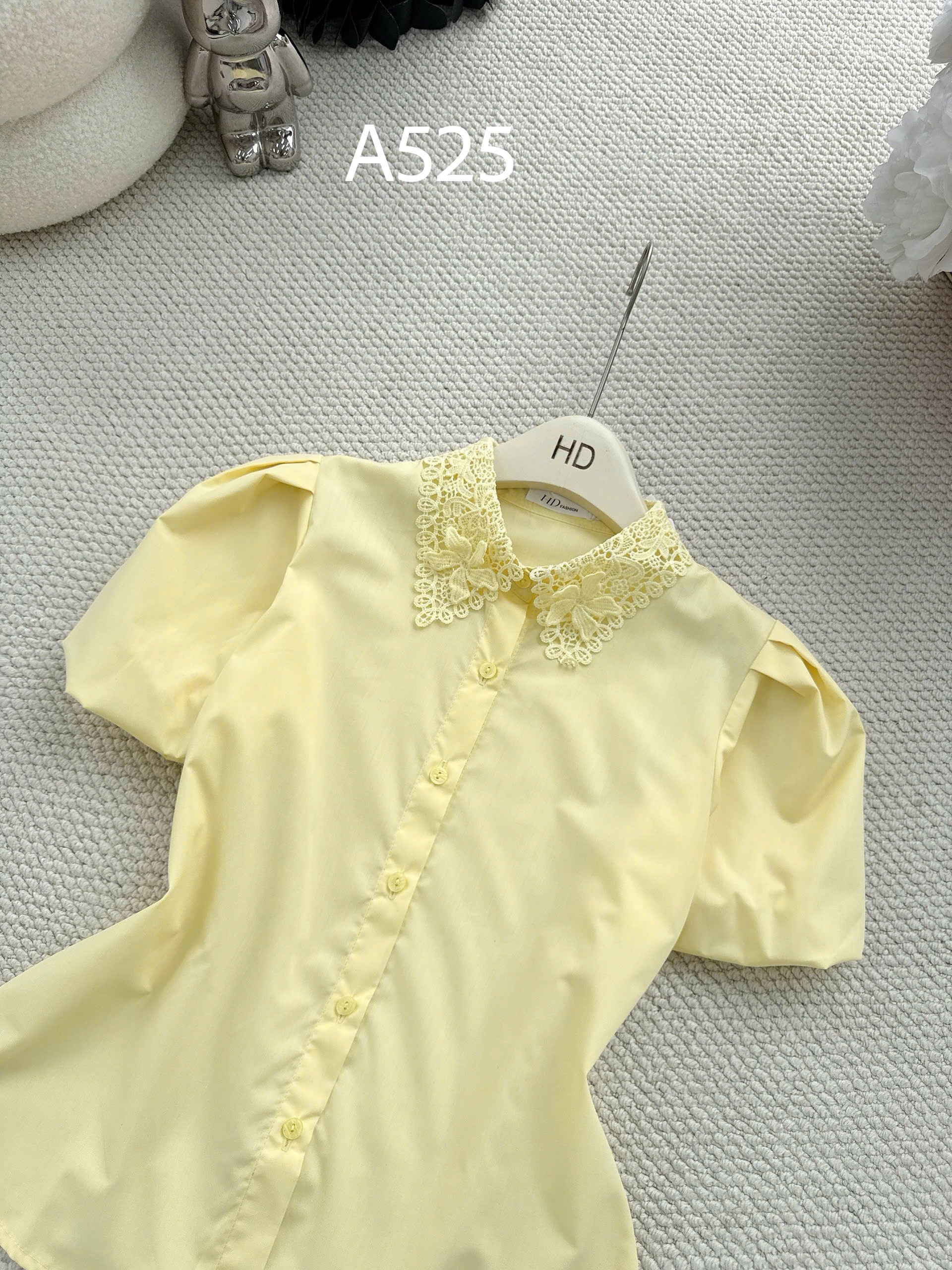 A525 Áo sơ mi thô tay bồng cổ ren