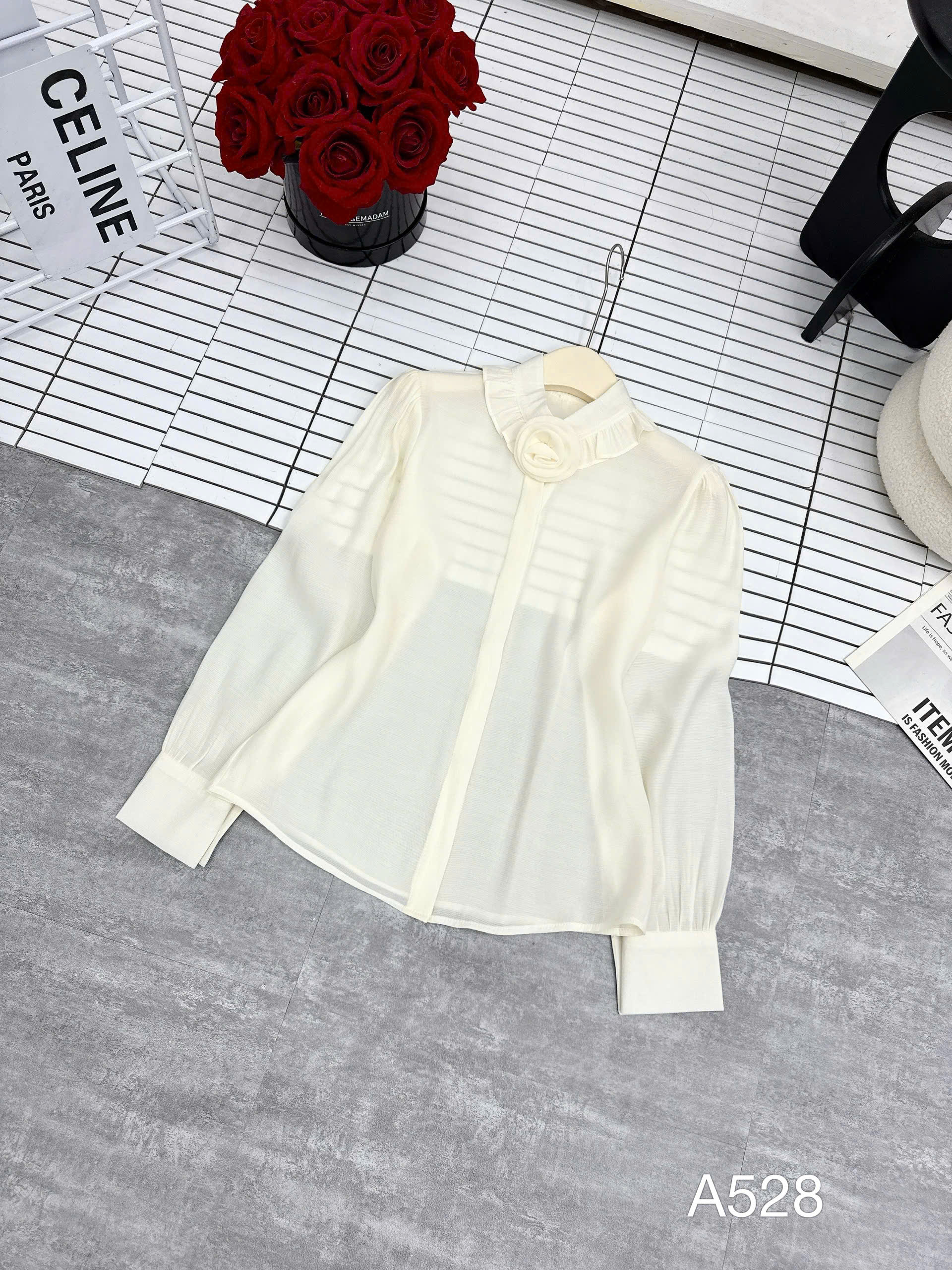 A528 Áo sơ mi cổ bèo hoa