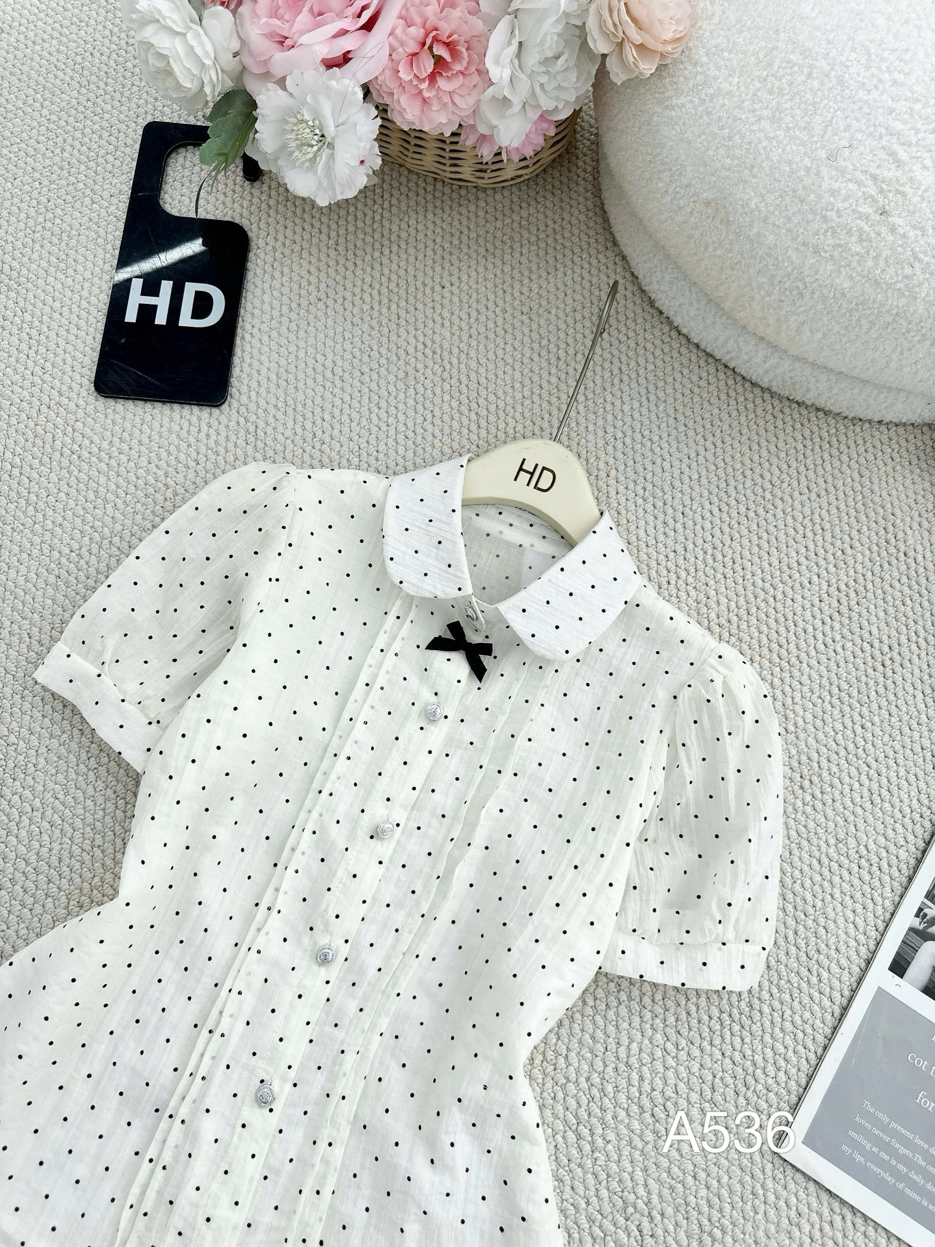 A536 Áo sơ mi chấm bi cúc ngọc