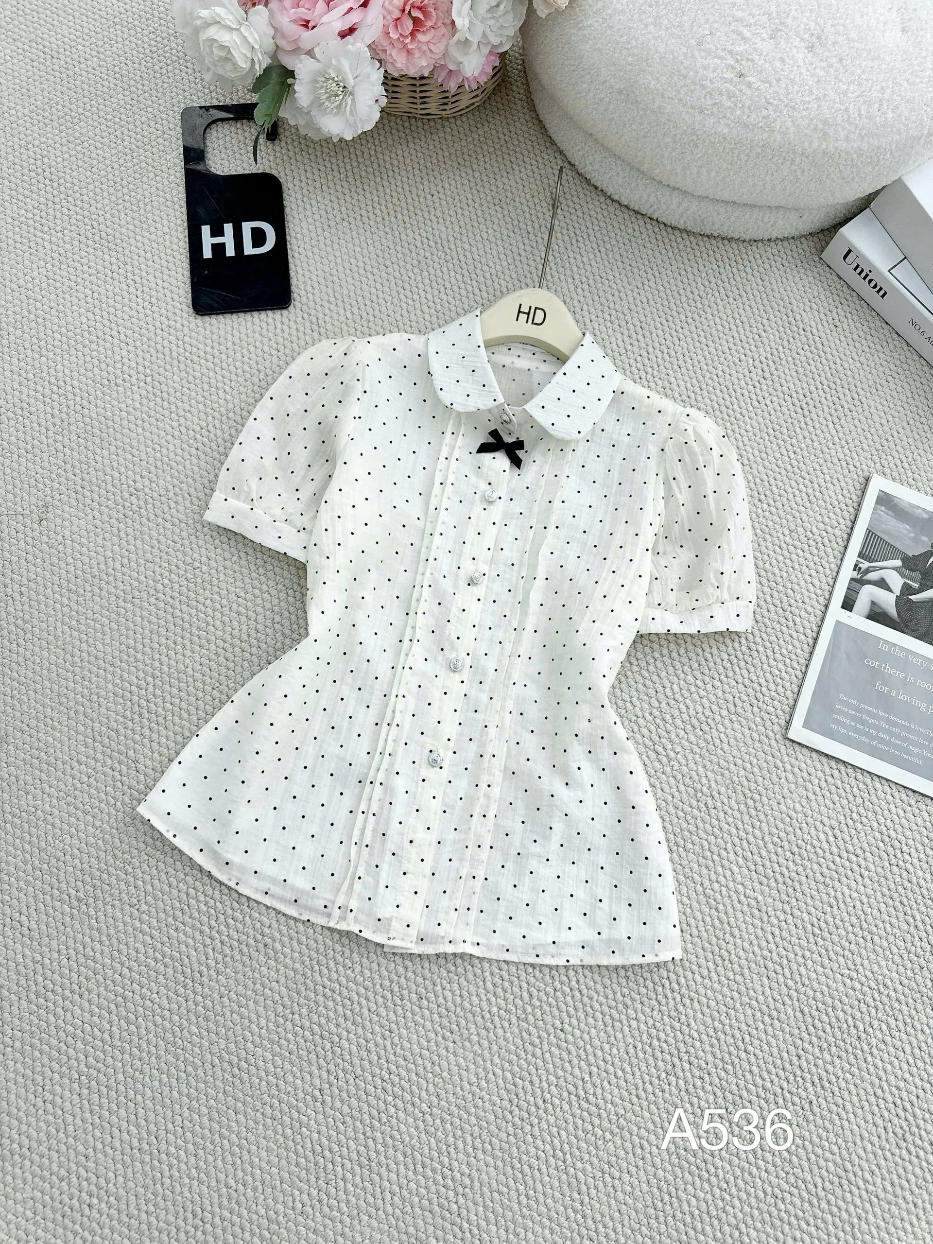 A536 Áo sơ mi chấm bi cúc ngọc