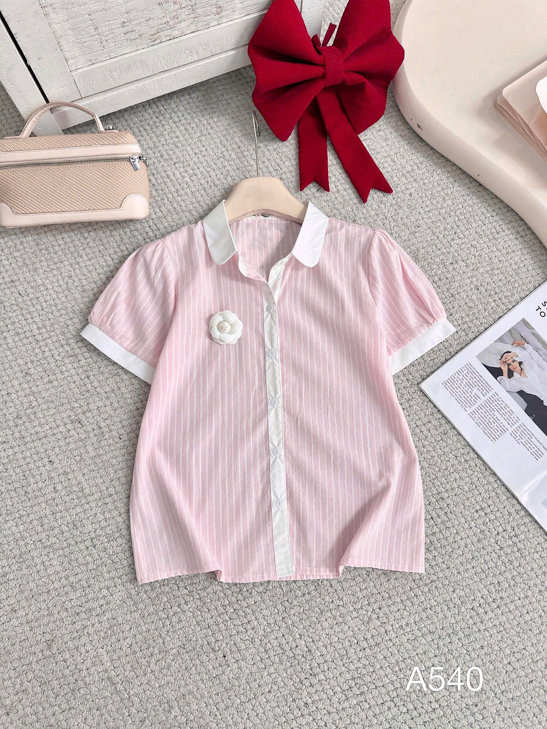 A540 Áo đũi kẻ cổ trắng kèm hoa