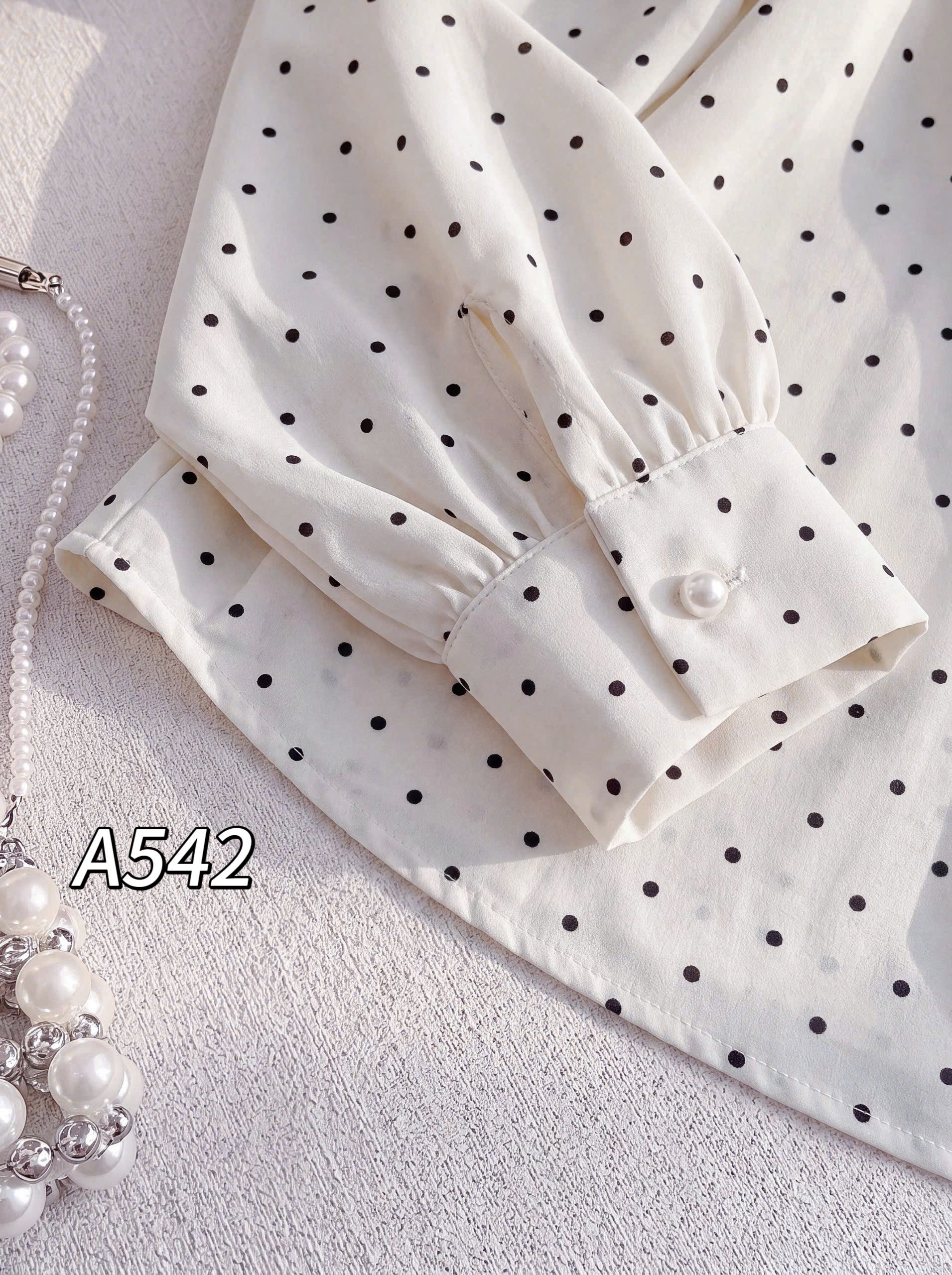 A542 áo lụa cổ tròn gấp