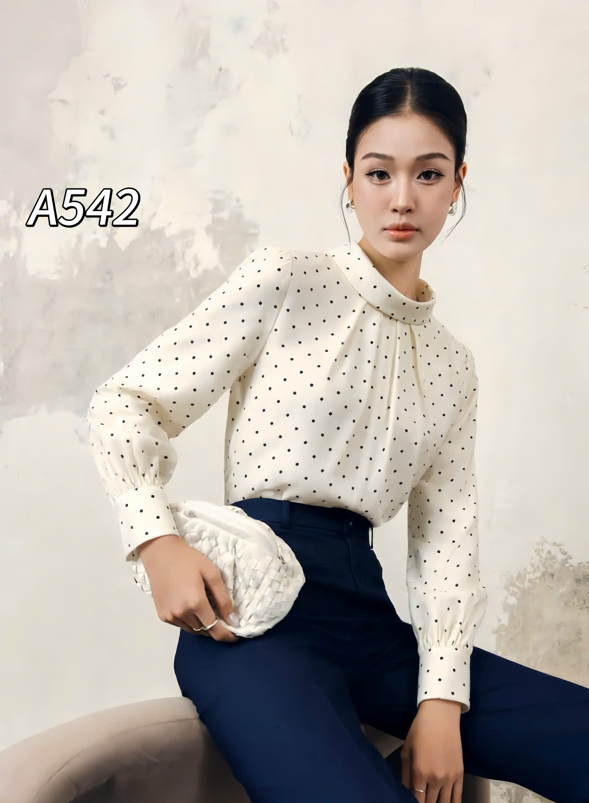 A542 áo lụa cổ tròn gấp