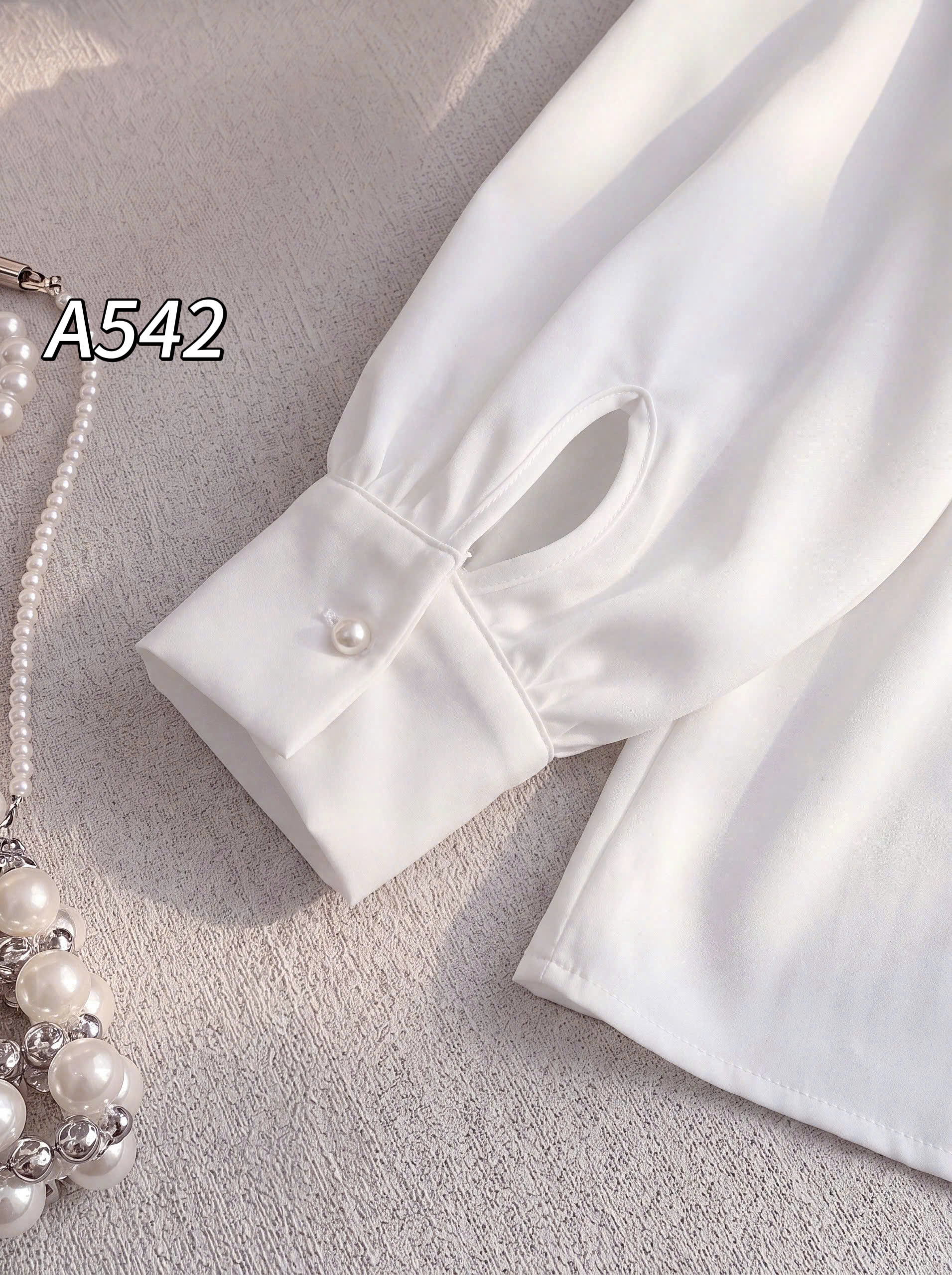 A542 áo lụa cổ tròn gấp