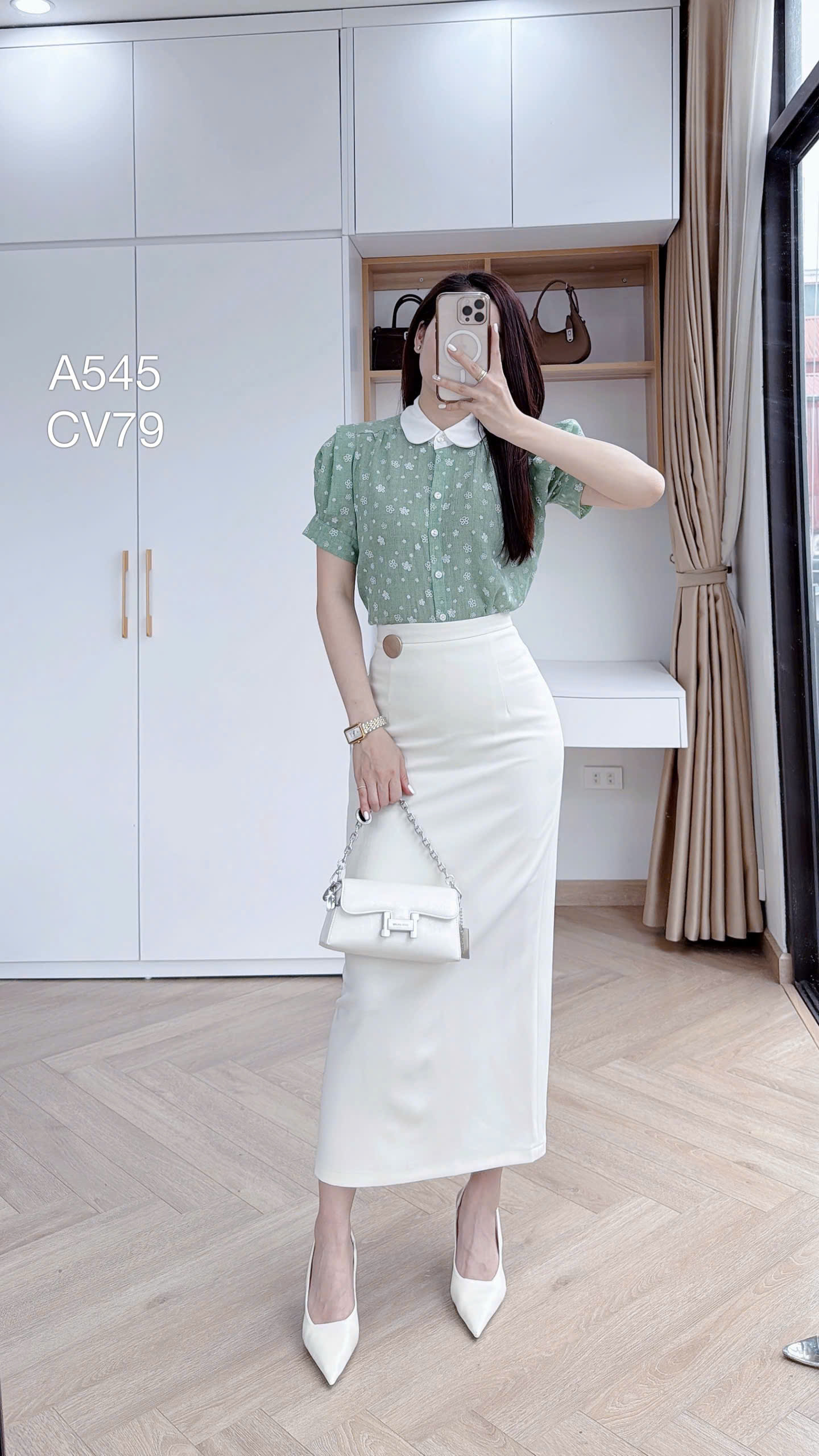 A545 áo hoa nhí tay bồng cổ trắng