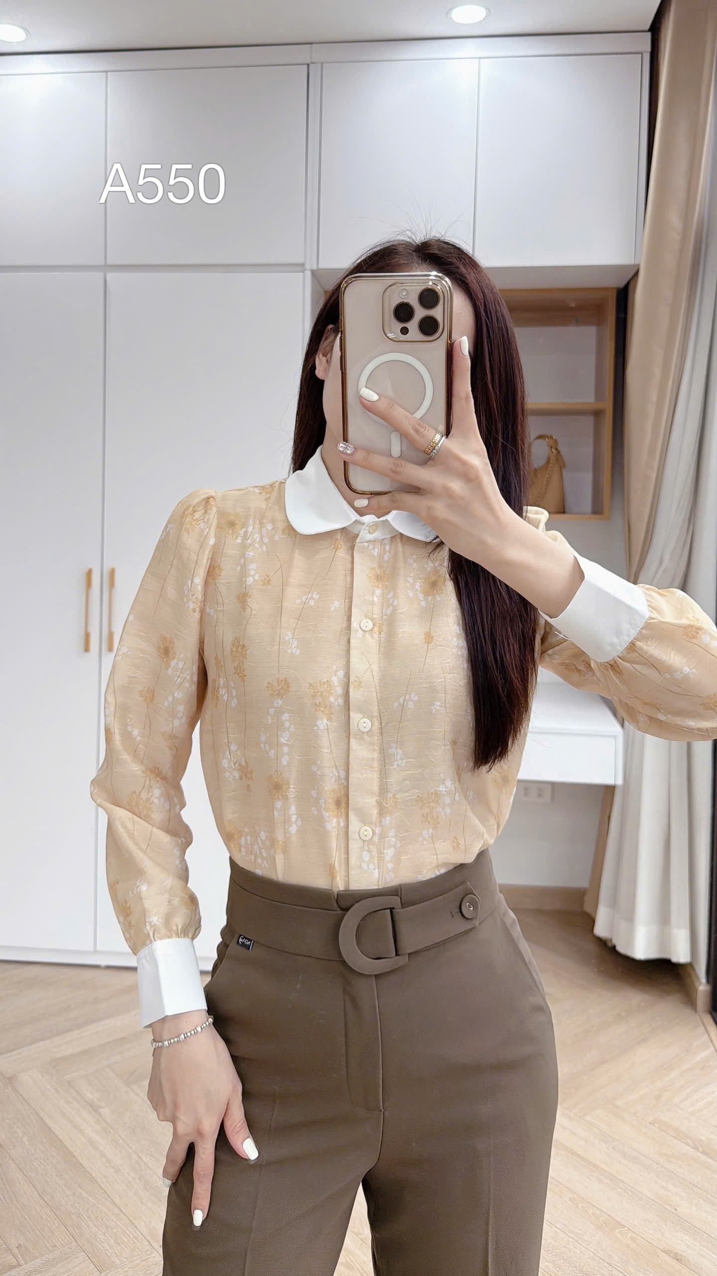 A550 Áo sơ mi cổ sen hoa phối